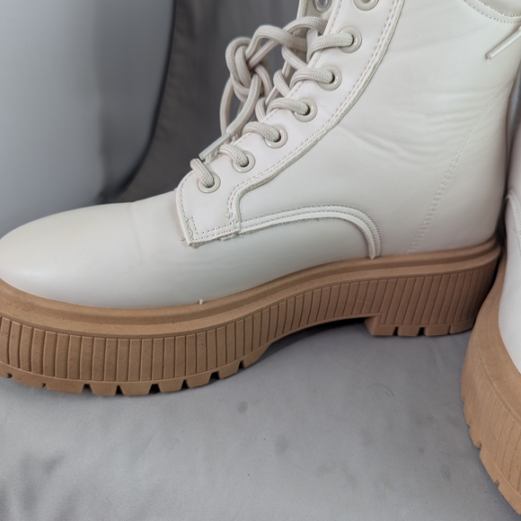 Beige Short Boots Size 10 Winter White Almond Charlotte Russe - Picture 5 of 13